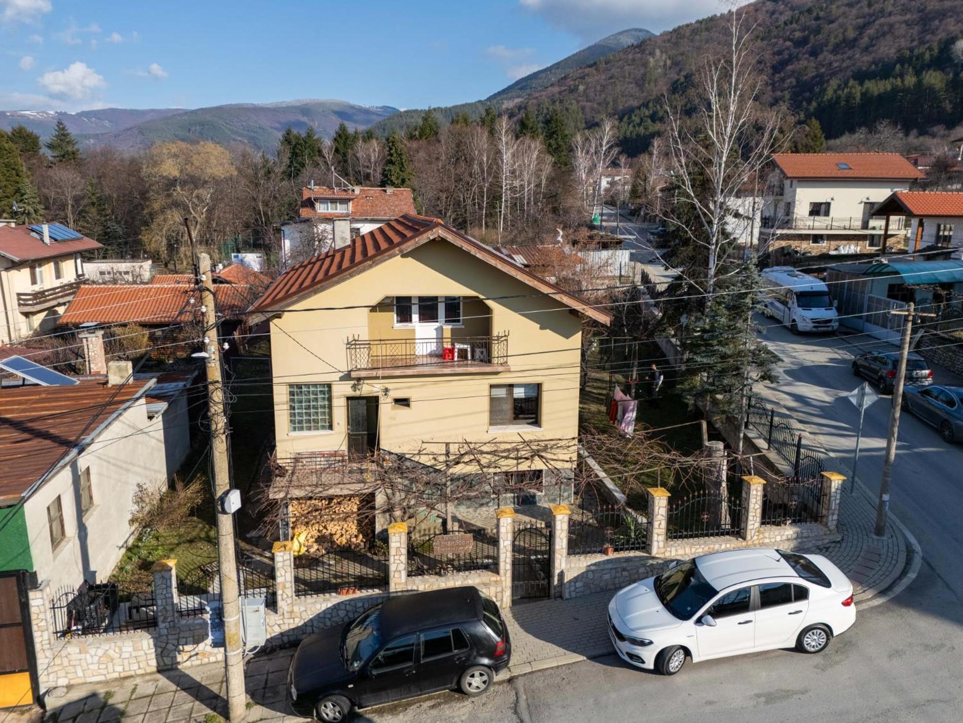 Danailovi Guest House ساباريفا بانيا المظهر الخارجي الصورة